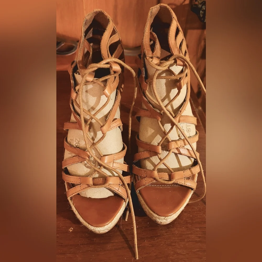 Elegant Tan Strappy Heels - Picture 4 of 8